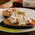 BERENJENA FRITA CON REQUESÓN Y MIEL DE CAÑA