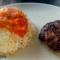 Arroz con hamburguesa