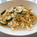 Espaguetti con salsa de ricota con calabacines