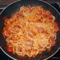 ESPAGUETIS CON SALCHICHAS