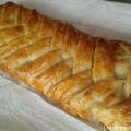 TRENZA DE HOJALDRE RELLENA DE MANZANA
