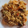 Salteado de arroz con verduras, langostinos y[...]