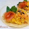 HUEVOS REVUELTOS CON SALMÓN Y VIRUTAS DE TRUFA