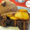 Esponja de chocolate con bananas caramelizadas