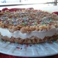 TARTA DE DONUST CON VIRUTAS DE COLORES