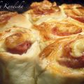 PAN BRIOCHE RELLENO DE BACON, JAMÓN Y QUESO.
