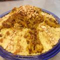 CUSCÚS CON POLLO, PASAS Y CEBOLLA.