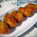 Mega croquetas de queso rellenas