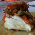 Bacalao con fritada de pimientos y cebolla