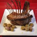 Corona de cordero con chalotas y champiñones