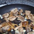 Espaguetis Cremosos con Setas Variadas y Nata[...]