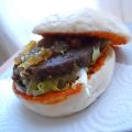 Burguer vegano con salsa de piquillos y cebolla[...]