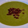 Crema de guisantes con crujiente ibérico