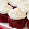 RED VELVET CUPCAKES WITH CREAM CHEESE FROSTING!