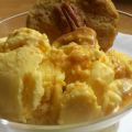 Helado de yogur, mango, caramelo y nuez con[...]