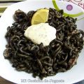 Fideuá Negra con Calamares