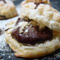 Hojaldritos de chocolate con almendras