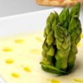 Crema de patatas con espárragos verdes