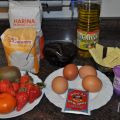 BIZCOCHO CON FRUTAS BAÑADAS EN DOS CHOCOLATES
