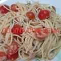 Espaguetis templados con atún y tomatitos, en[...]