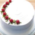 Tarta de limón y frambuesa con crema de coco.