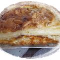 Coca de crema y piñones