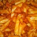 MACARRONES CON CHORIZO Y JAMÓN