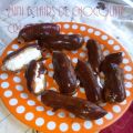 Mini éclairs de chocolate, crema y nata