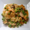 SEPIA CON GUISANTES Y GAMBAS EN SALSA