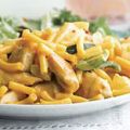 Macarrones, pollo y chiles poblanos a la sartén