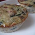 Mini tortillas de verduras con jamón serrano y[...]