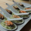 Mejillones con mousse de aguacate