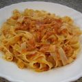 tagliatelle con atún