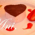 Corazón de mousse de fresa para san valentin