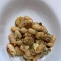 Ensalada de alubias con cebolla pochada,[...]