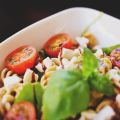ENSALADA DE PASTA CON SANDIA Y AHUMADOS