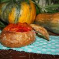 Bollo relleno de mejillones y pimientos