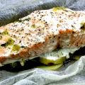 Salmón en papillote con mantequilla de ajo