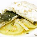 Rodaballo al horno con sidra y patatas