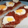 Tosta de Sobrasada con Miel y Huevo