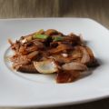 SEITAN ENCEBOLLADO AL OPORTO