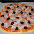 Pizza de ajetes tiernos y beicon