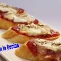 TOSTA DE TOMATE Y QUESO DE CABRA