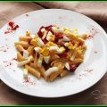 MACARRONES CREMOSOS CON CHORIZO Y HUEVO