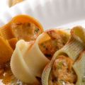 Pasta rellena con mejillones