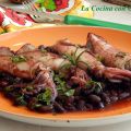 CHIPIRONES AL HORNO CON FRIJOLES NEGROS