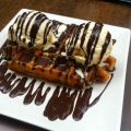 GOFRES CON HELADO
