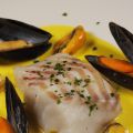 Bacalao con mejillones en salsa de azafrán