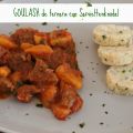 Goulash de ternera con Serviettenknödel