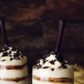 Copas de Tiramisú y Caramelo